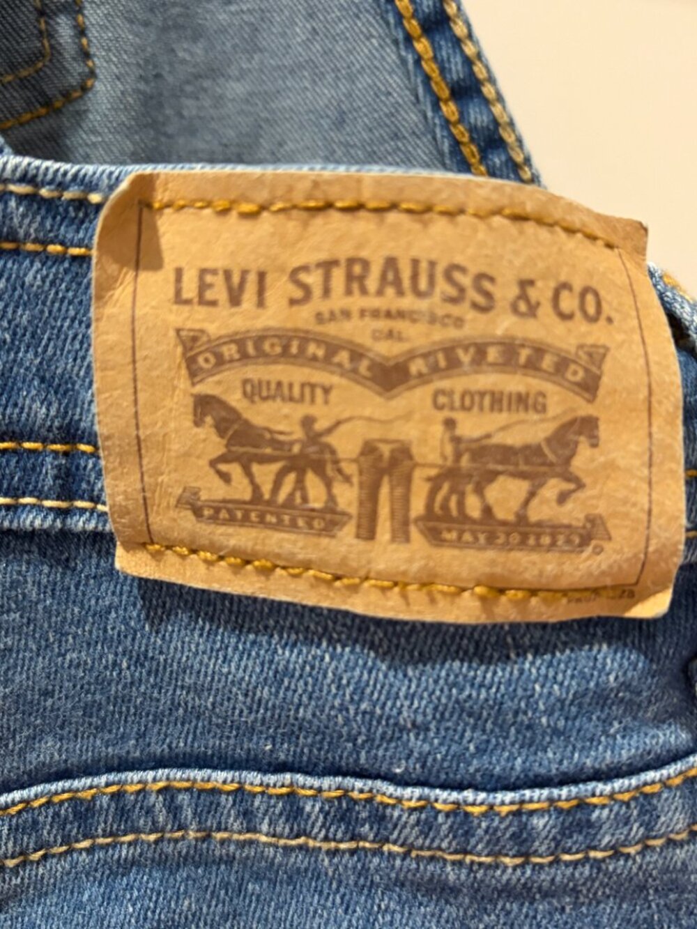Levi's Overalls Kids Size 7 Medium Wash - Picture 4 of 9